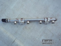 LISTWA WTRYSKOWA 04E133320D...